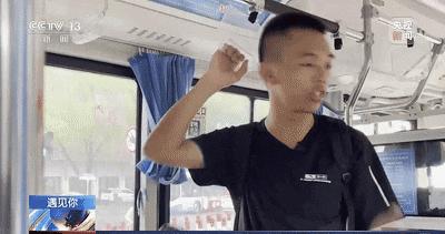 DƬ